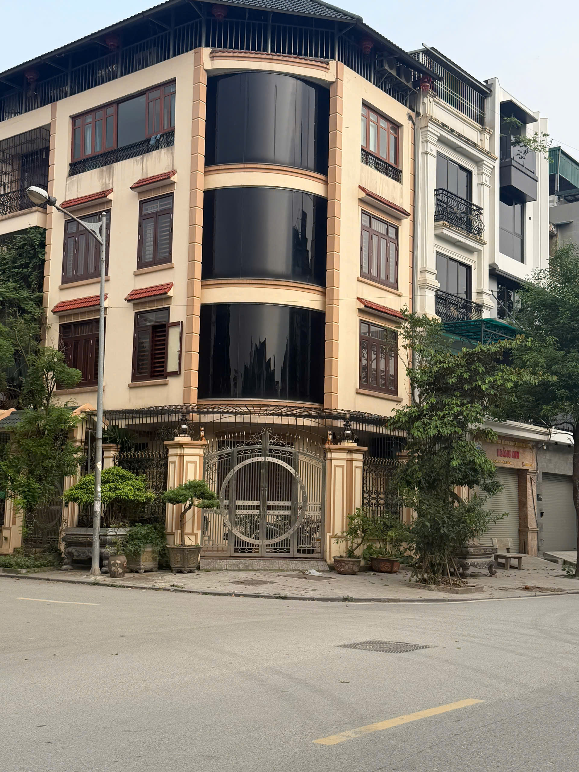 kính VSG cho mặt tiền nhà phố